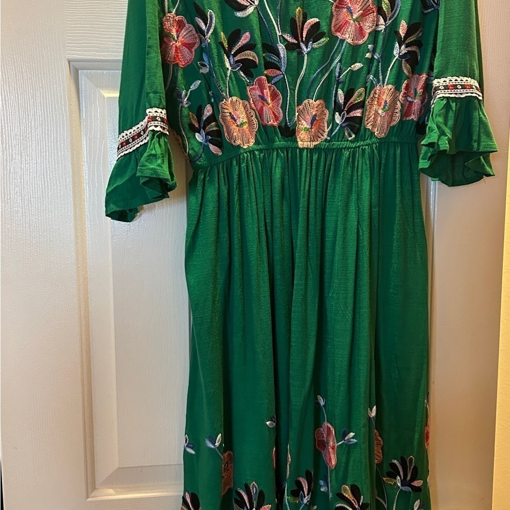 Shineflow Women's Short Sleeve Mexican Embroidered Floral Pleated size M - Picture 5 of 9